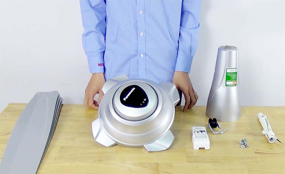 Quạt trần 4 cánh cao cấp Panasonic F-56MPG kèm điều khiển từ xa