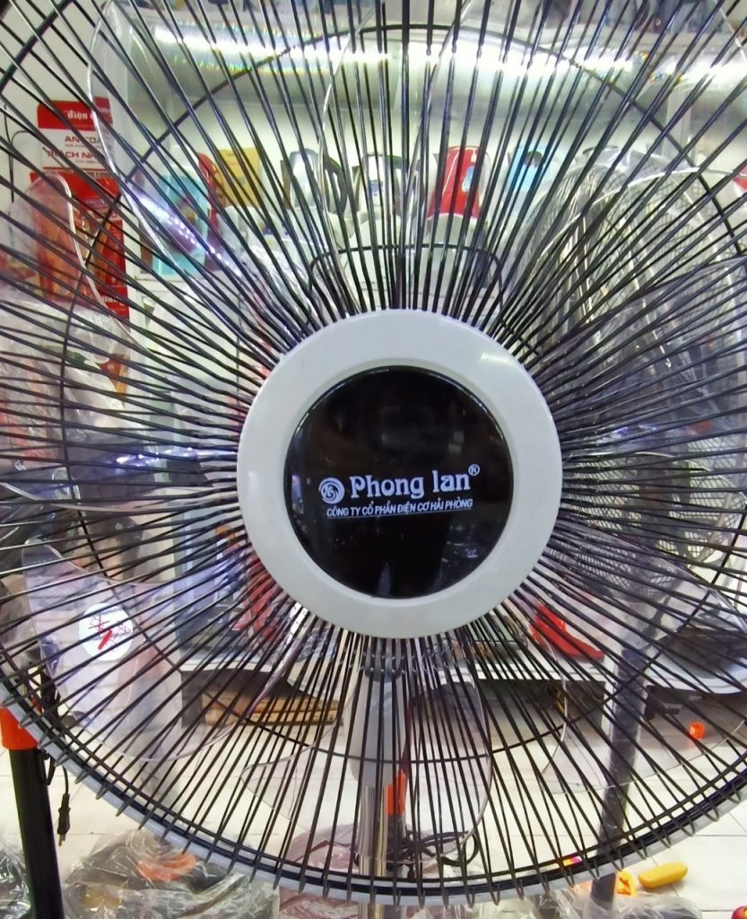Quạt đứng có khiển Phong Lan D400MS-K