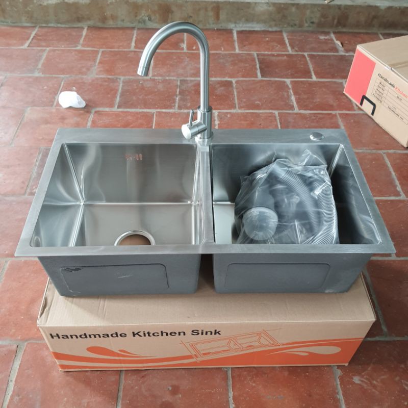 COM BO Chậu VA VÒI NÓNG LẠNG rửa Bát inox KOREA 8245 Đúc 2 hố cân (Tặng Kệ Để Đồ Đa Năng + Bộ ống xả)