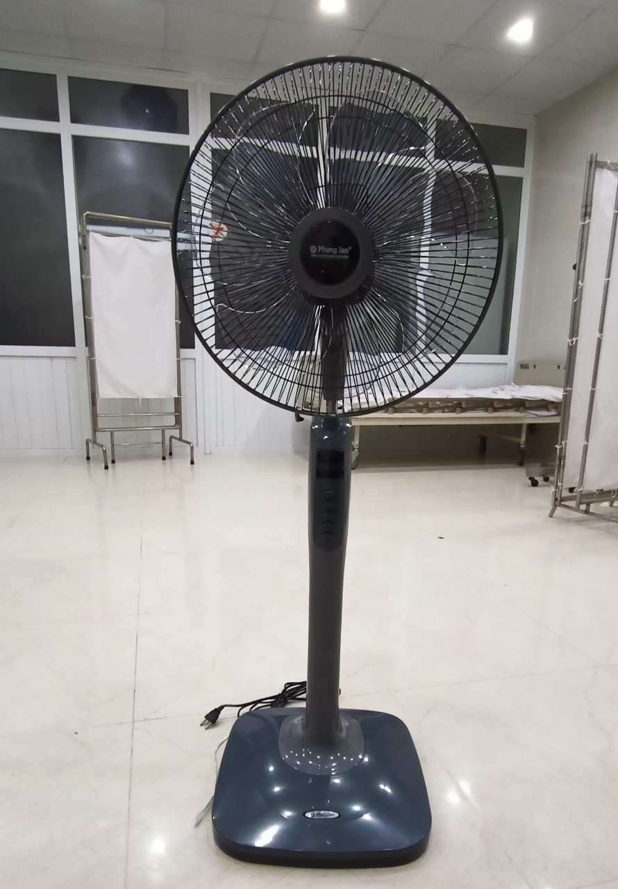 Quạt đứng Phong Lan D400MS-C - Thiết Bị Điện Nam Quân